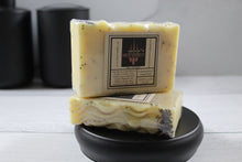 Load image into Gallery viewer, Lemongrass & poppyseed soap