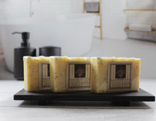 Load image into Gallery viewer, Lemongrass & poppyseed soap