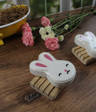 Load image into Gallery viewer, Bunny Bath bomb - 5.5 oz - Fairy Dust Scent