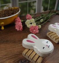 Load image into Gallery viewer, Bunny Bath bomb - 5.5 oz - Fairy Dust Scent