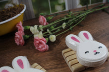 Load image into Gallery viewer, Bunny Bath bomb - 5.5 oz - Fairy Dust Scent