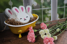 Load image into Gallery viewer, Bunny Bath bomb - 5.5 oz - Fairy Dust Scent