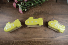 Load image into Gallery viewer, Bath bomb - 5.75 oz - Yellow Submarine