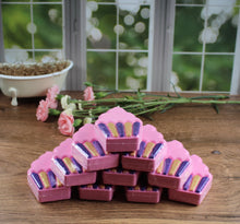 Load image into Gallery viewer, Bath bomb - 4.5 oz - Cupcake