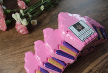 Load image into Gallery viewer, Bath bomb - 4.5 oz - Cupcake