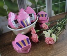 Load image into Gallery viewer, Bath bomb - 4.5 oz - Cupcake