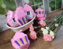 Load image into Gallery viewer, Bath bomb - 4.5 oz - Cupcake