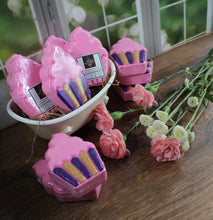 Load image into Gallery viewer, Bath bomb - 4.5 oz - Cupcake
