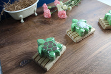Load image into Gallery viewer, Bath bomb - 3.5 oz - Sea Turtle