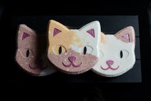 Load image into Gallery viewer, Bath bomb - 6.5 oz - Cat