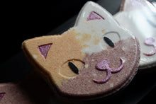 Load image into Gallery viewer, Bath bomb - 6.5 oz - Cat