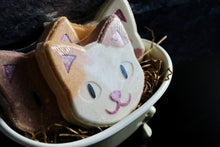 Load image into Gallery viewer, Bath bomb - 6.5 oz - Cat