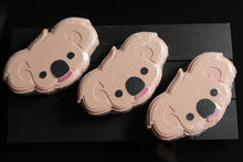 Load image into Gallery viewer, Bath bomb - 4.5 oz - Koala