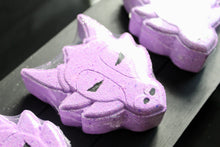 Load image into Gallery viewer, Bath bomb - 4 oz - Dragon head