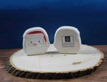 Load image into Gallery viewer, Bath bomb - 5.25 oz - Santa
