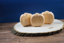 Load image into Gallery viewer, Bath bomb - 5 oz - pumpkin