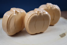 Load image into Gallery viewer, Bath bomb - 5 oz - pumpkin