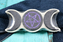 Load image into Gallery viewer, Bath bomb - 5 oz - 3 Moon Goddess