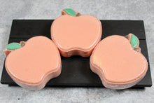 Load image into Gallery viewer, Bath bomb - 5 oz - Country Apple