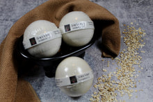 Load image into Gallery viewer, Bath bomb - 5.5 oz - Oatmeal & Honey