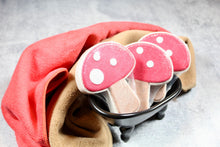 Load image into Gallery viewer, Bath bomb - 4.75 oz - Mushroom