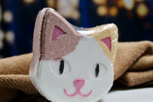 Load image into Gallery viewer, Bath bomb - 6.5 oz - Cat