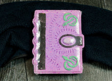 Load image into Gallery viewer, Bath bomb - 5 oz - Spell Book