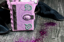 Load image into Gallery viewer, Bath bomb - 5 oz - Spell Book