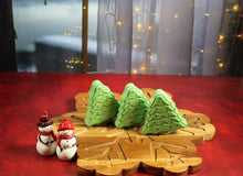 Load image into Gallery viewer, Bath bomb - 3.5 oz - Christmas tree