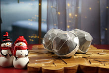 Load image into Gallery viewer, Bath bomb - 5.5 oz - Lump of Coal