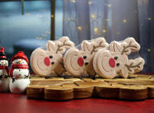 Load image into Gallery viewer, Bath bomb - 4.5 oz - Reindeer