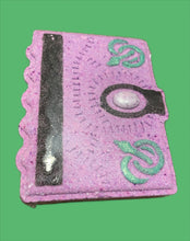 Load image into Gallery viewer, Bath bomb - 5 oz - Spell Book