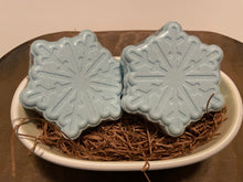 Load image into Gallery viewer, Bath bomb - 5 oz - Snowflake