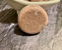 Load image into Gallery viewer, Shampoo bar - Honey Almond