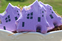 Load image into Gallery viewer, Bath bomb - 5 oz - Princess Castle/Haunted House