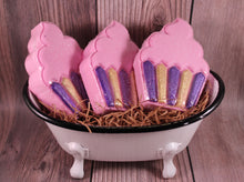 Load image into Gallery viewer, Bath bomb - 4.5 oz - Cupcake