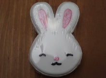 Load image into Gallery viewer, Bunny Bath bomb - 5.5 oz - Fairy Dust Scent
