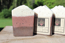 Load image into Gallery viewer, Cinnanut Colombian Cafe handmade soap