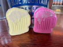 Load image into Gallery viewer, Beer Mug Bath bomb - 4.5 oz