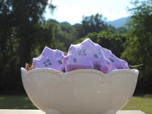 Load image into Gallery viewer, Bath bomb - 5 oz - Princess Castle/Haunted House