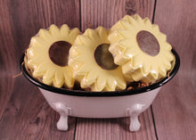 Load image into Gallery viewer, Sunflower Bath bomb - 3.5 oz - Sunflower Scent