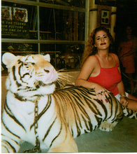 Load image into Gallery viewer, White Tiger handmade soap