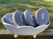 Load image into Gallery viewer, Bath bomb - 4.5 oz - Football