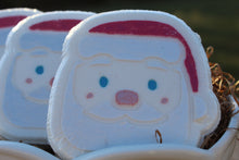 Load image into Gallery viewer, Bath bomb - 5.25 oz - Santa