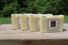 Load image into Gallery viewer, Lemongrass & poppyseed soap