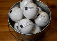 Load image into Gallery viewer, Bath bomb - 5.5 oz - Oatmeal & Honey