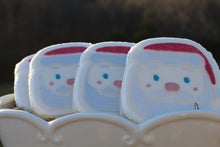 Load image into Gallery viewer, Bath bomb - 5.25 oz - Santa