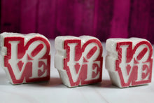 Load image into Gallery viewer, Bath bomb - 4.74 oz - Love Sign
