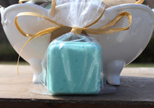 Load image into Gallery viewer, Breathe Shower Steamers - 4 oz Eucalyptus
