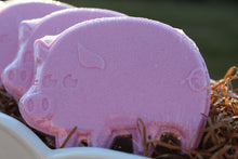 Load image into Gallery viewer, Bath bomb - 5 oz - Little Oinkers
